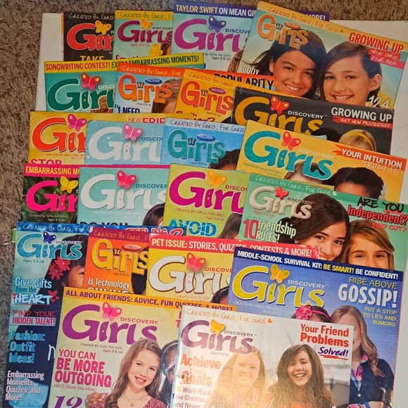 Bundle of 23 Vintage Discovery Girl Magazines for Girls - Picture 1 of 4